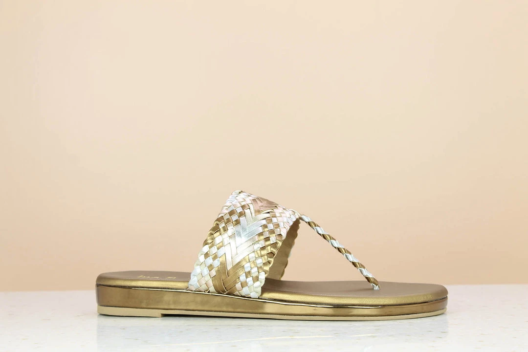 Inc.5 WOVEN FLAT THONG - ANTIQUE GOLD 5 Inc.5 WOVEN FLAT THONG - ANTIQUE GOLD