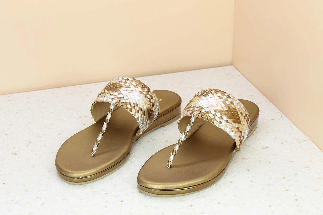 Inc.5 WOVEN FLAT THONG - ANTIQUE GOLD 6 Inc.5 WOVEN FLAT THONG - ANTIQUE GOLD