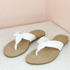 Inc.5 KNOTTED NAPA PU THONG-WHITE