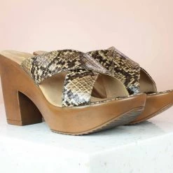 Inc.5 SNAKY CROSS STRAP - TAN SALE