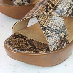 Inc.5 SNAKY CROSS STRAP - TAN SALE