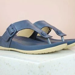Inc.5 SALE COMFORT SMALL HEEL THONG-NAVY BLUE