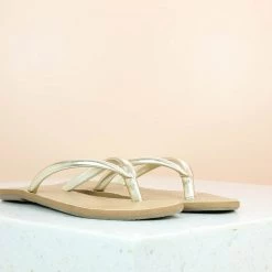 Inc.5 FLAT CASUAL THONG-GOLD WOMEN
