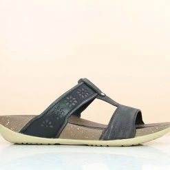 Inc.5 CUTWORK FLAT CASUAL PU MULE-BLACK