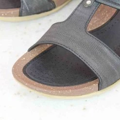 Inc.5 CUTWORK FLAT CASUAL PU MULE-BLACK