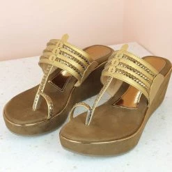 Inc.5 SUEDE PLATFORM KOLHAPURI-ANTIQUE GOLD SALE