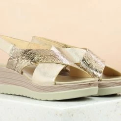 Inc.5 PLATFORM COMFORT SANDAL - GOLD