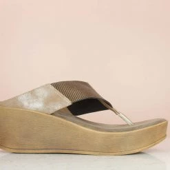 Inc.5 ELASTIC PLATFORM CASUAL THONG-ANTIQUE GOLD