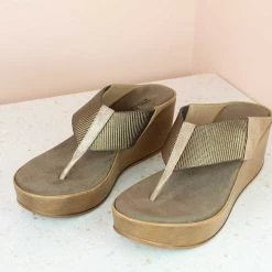 Inc.5 ELASTIC PLATFORM CASUAL THONG-ANTIQUE GOLD