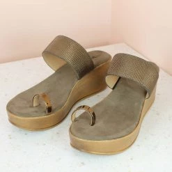 Inc.5 ELASTIC PLATFORM THONG-ANTIQUE GOLD Casual