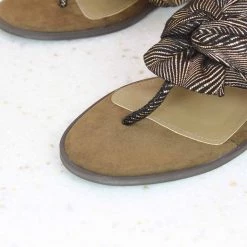 Inc.5 SALE KNOTTED FLAT CASUAL THONG-ANT GOLD