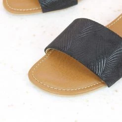 Inc.5 PRINTED FLAT MULE-BLACK