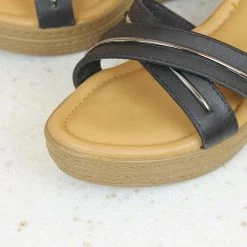 Inc.5 PLATFORM SANDAL SALE