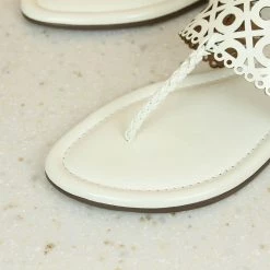 Inc.5 WOMEN CUTWORK FLAT THONG