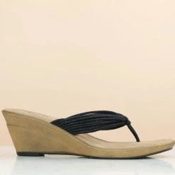 Inc.5 VEDGE HEEL THONG-BLACK SALE