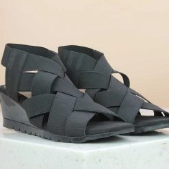 Inc.5 STRAPY SANDAL - BLACK SALE