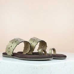 Inc.5 CUTWORK FLAT TOE POST-ANTIQUE GOLD