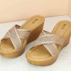 Inc.5 WOVEN CROSS STRAP PLATFORM MULES