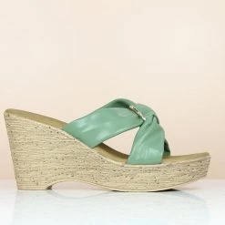 Inc.5 Casual CROSS BUCKLE PLATFORM MULE-GREEN
