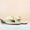Inc.5 Casual SMALL VEDGE HEEL THONG-BEIGE