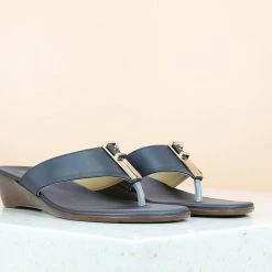 Inc.5 SMALL VEDGE HEEL THONG-NAVY BLUE