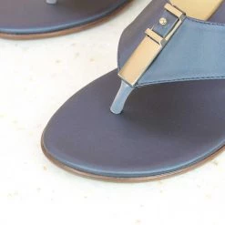 Inc.5 SMALL VEDGE HEEL THONG-NAVY BLUE