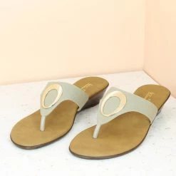 Inc.5 BASIC CASUAL THONG-BEIGE