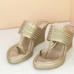 Inc.5 VEDGE HEEL KOLHAPURI - ROSE GOLD SALE 9 Inc.5 VEDGE HEEL KOLHAPURI - ROSE GOLD SALE