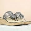 Inc.5 WOVEN PLATFORM THONG-GUN METAL