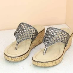 Inc.5 WOVEN PLATFORM THONG-GUN METAL