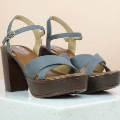Inc.5 HIGH BLOCK HEEL SANDAL-GREY