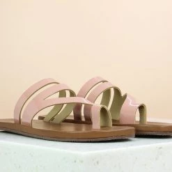 Inc.5 PATTENT FLAT THONG-PEACH