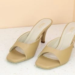 Inc.5 BASIC MULE - BEIGE Mules