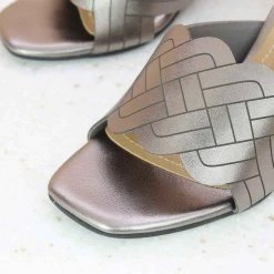 Inc.5 BLOCK HEEL CASUAL MULE-GUN METAL SALE