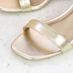 Inc.5 BLOCK HEEL METALLIC SANDAL