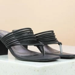 Inc.5 BLOCK HEEL STRAPY THONG