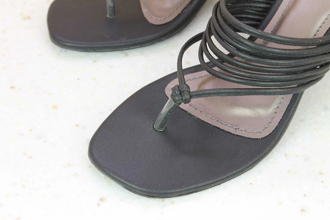 Inc.5 BLOCK HEEL STRAPY THONG 4 Inc.5 BLOCK HEEL STRAPY THONG