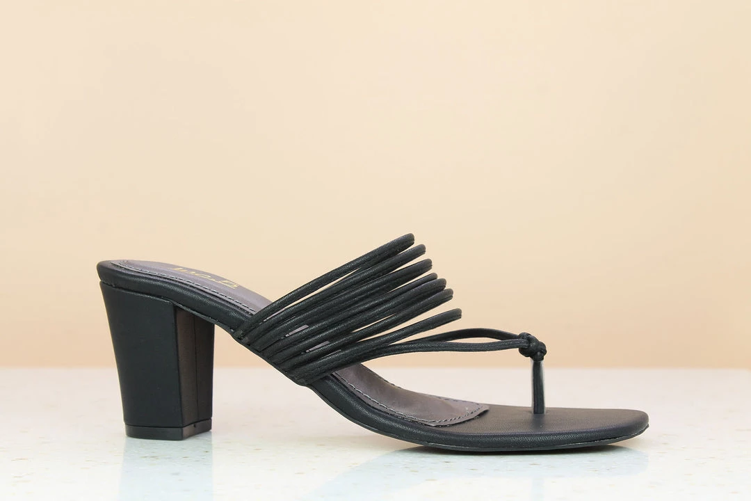 Inc.5 BLOCK HEEL STRAPY THONG 5 Inc.5 BLOCK HEEL STRAPY THONG