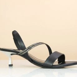 Inc.5 KITTEN HEEL SANDAL - BLACK SALE