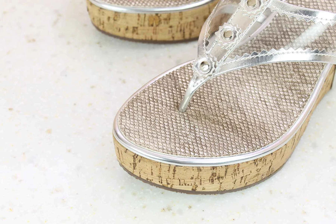 Inc.5 TRANSPARENT COVERED PLATFORM - SILVER 4 Inc.5 TRANSPARENT COVERED PLATFORM - SILVER