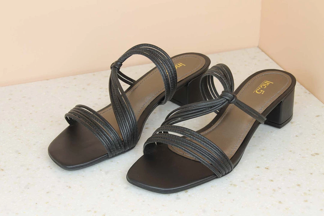 Inc.5 SALE BLOCK HEEL STRAPY MULES 6 Inc.5 SALE BLOCK HEEL STRAPY MULES