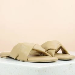 Inc.5 FLAT CASUAL HARD MULE-BEIGE