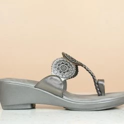 Inc.5 PLATFORM TOE POST SALE 8 Inc.5 PLATFORM TOE POST SALE