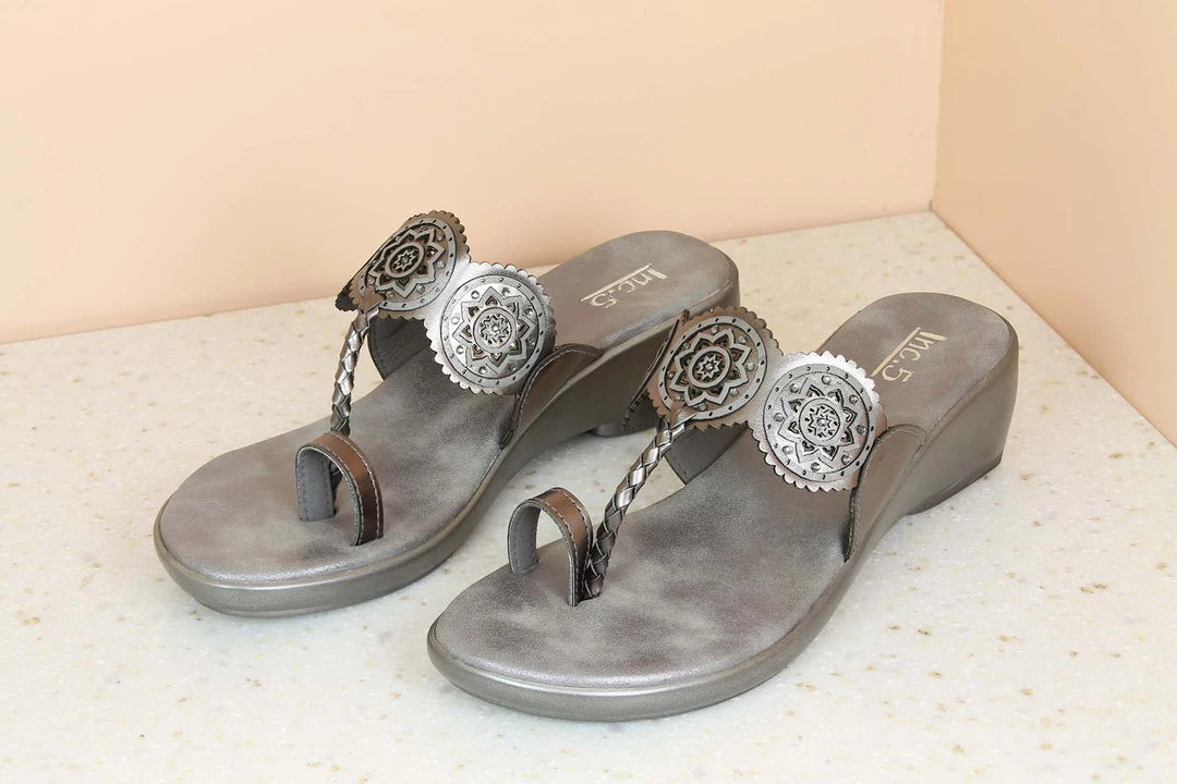 Inc.5 PLATFORM TOE POST SALE 6 Inc.5 PLATFORM TOE POST SALE