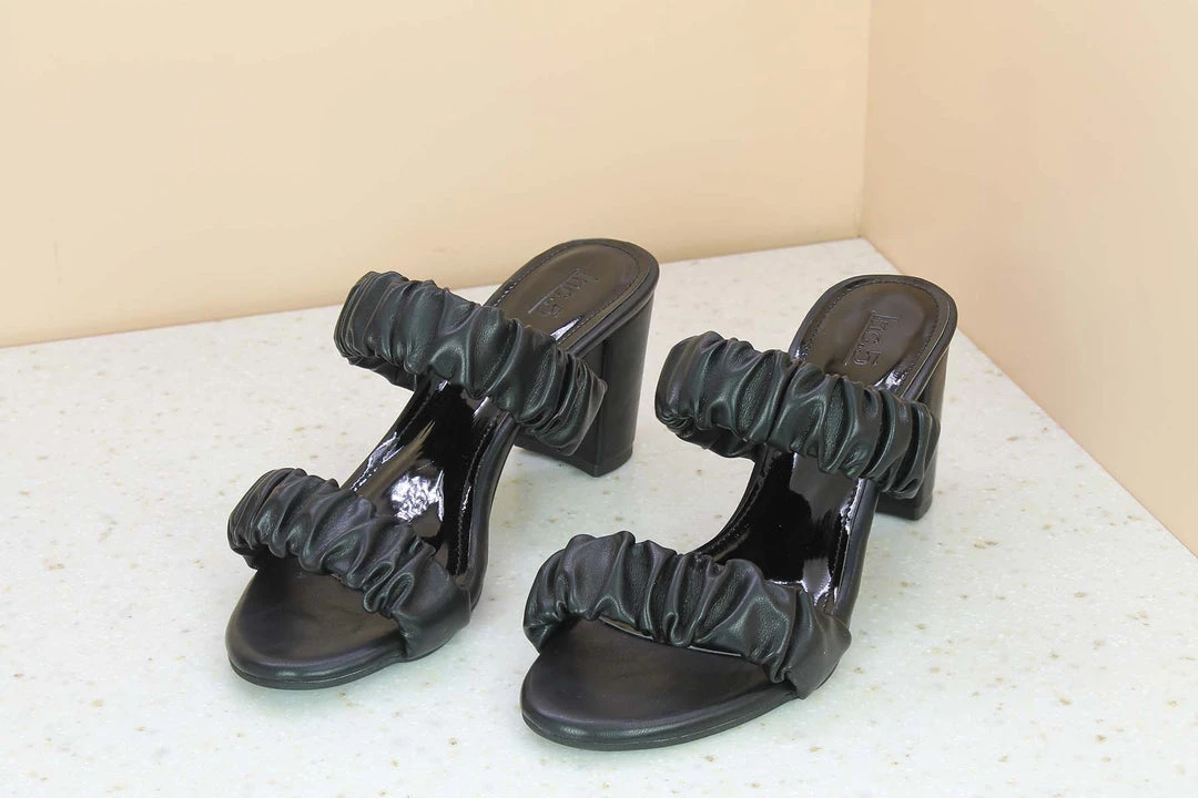 Inc.5 DOUBLE STRAP MULE - BLACK 6 Inc.5 DOUBLE STRAP MULE - BLACK