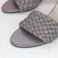 Inc.5 BLOCK HEEL WOVEN MULE - GREY