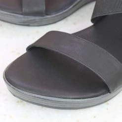 Inc.5 STRAPY VEDGE HEEL SANDAL - BLACK