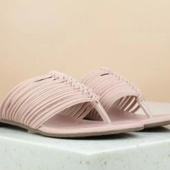 Inc.5 STRAPTY FLAT THONG