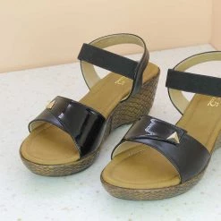 Inc.5 BASIC PLATFORM SANDAL - BLACK SALE