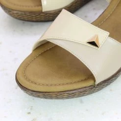 Inc.5 BASIC PLATFORM SANDAL - BEIGE SALE